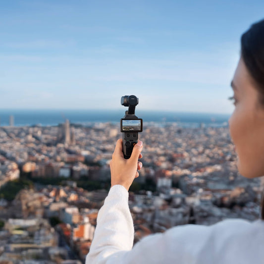 DJI Osmo Pocket 4 Creator Combo – Noir — visuel officiel 1