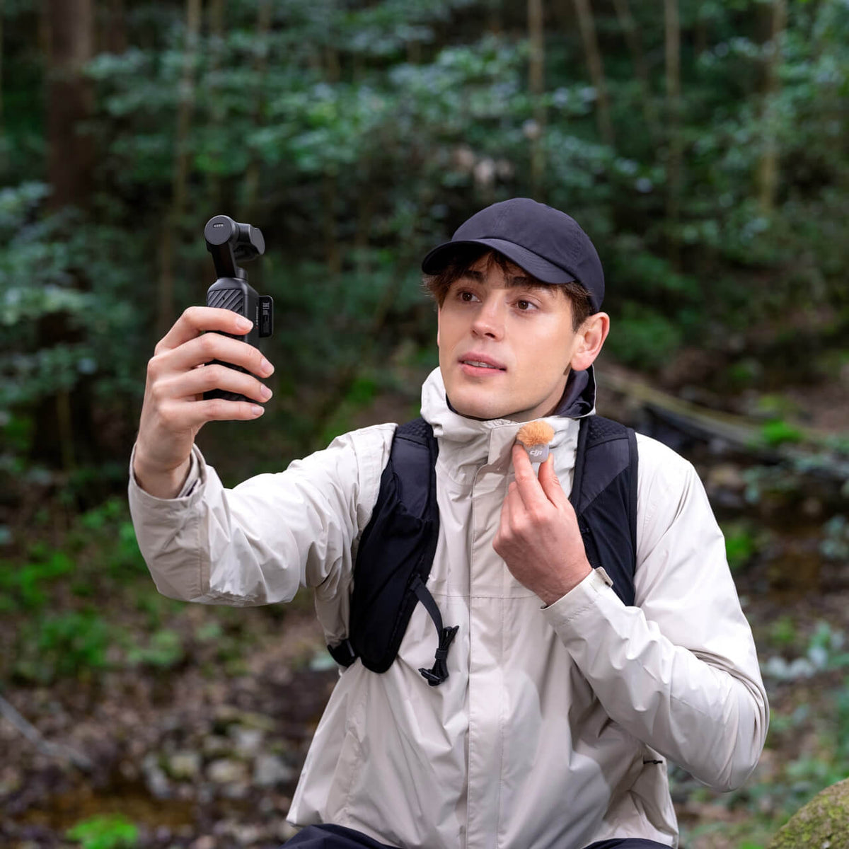 DJI Osmo Pocket 4 Creator Combo – Noir — visuel officiel 2